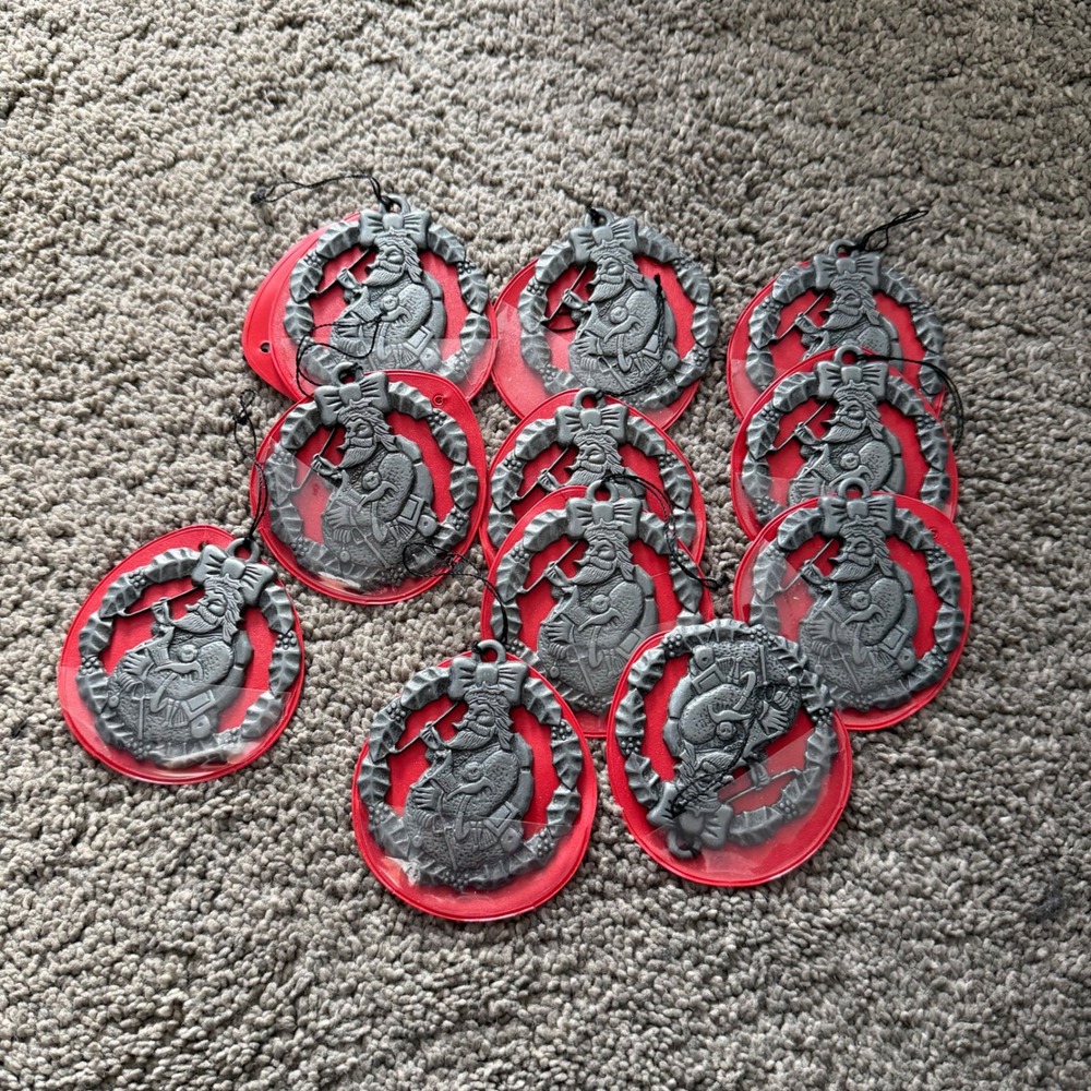 Vintage Santa Claus Christmas Ornaments Set of 10 Red and Gray Wreath Design‎